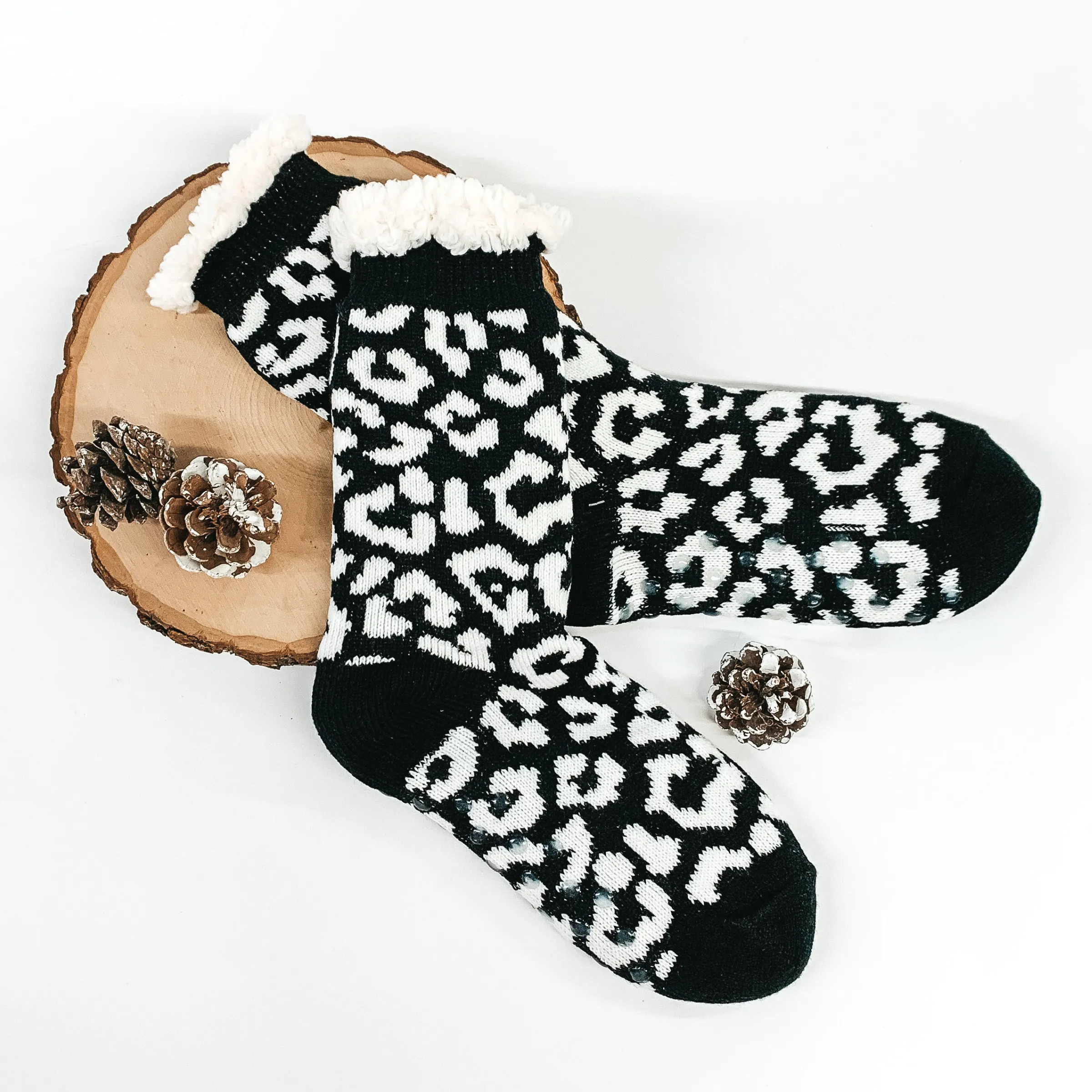 Plush Sherpa Slipper Socks in Black/White Leopard Print