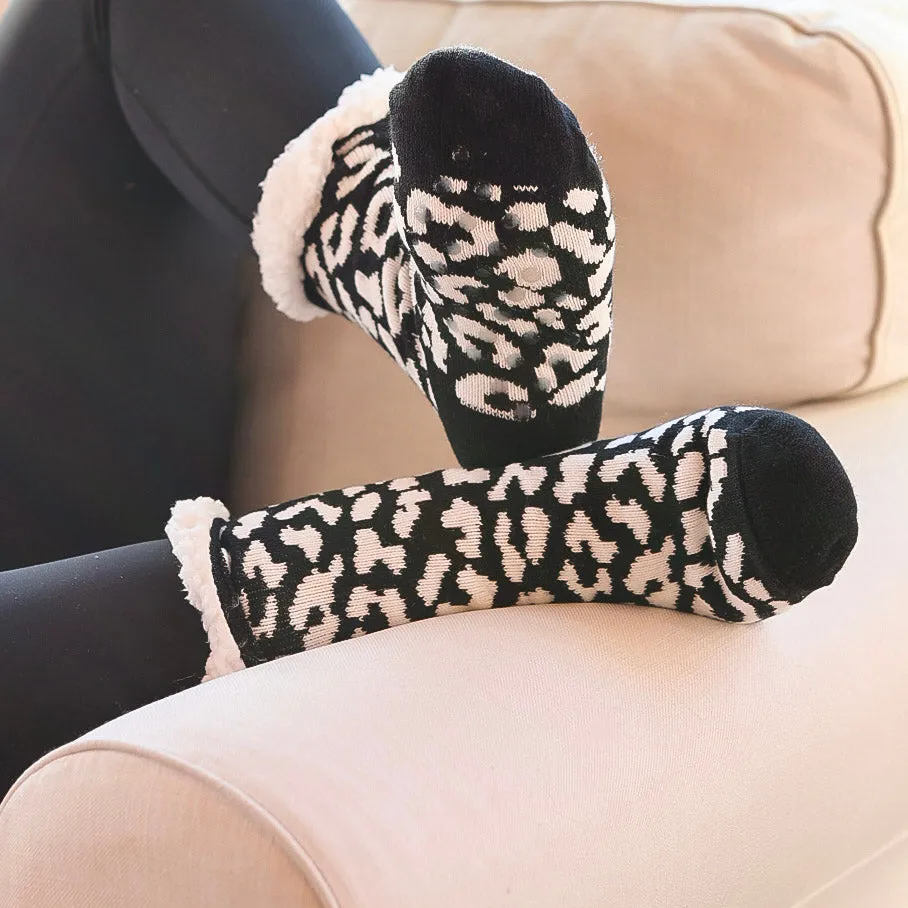 Plush Sherpa Slipper Socks in Black/White Leopard Print